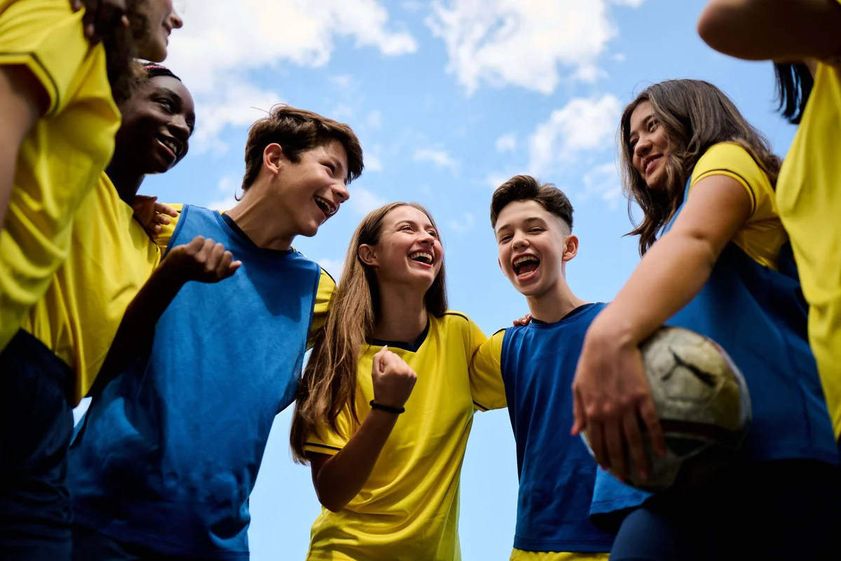 students cheering