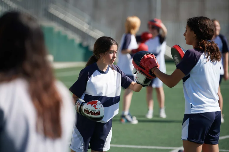 Student playing boxe